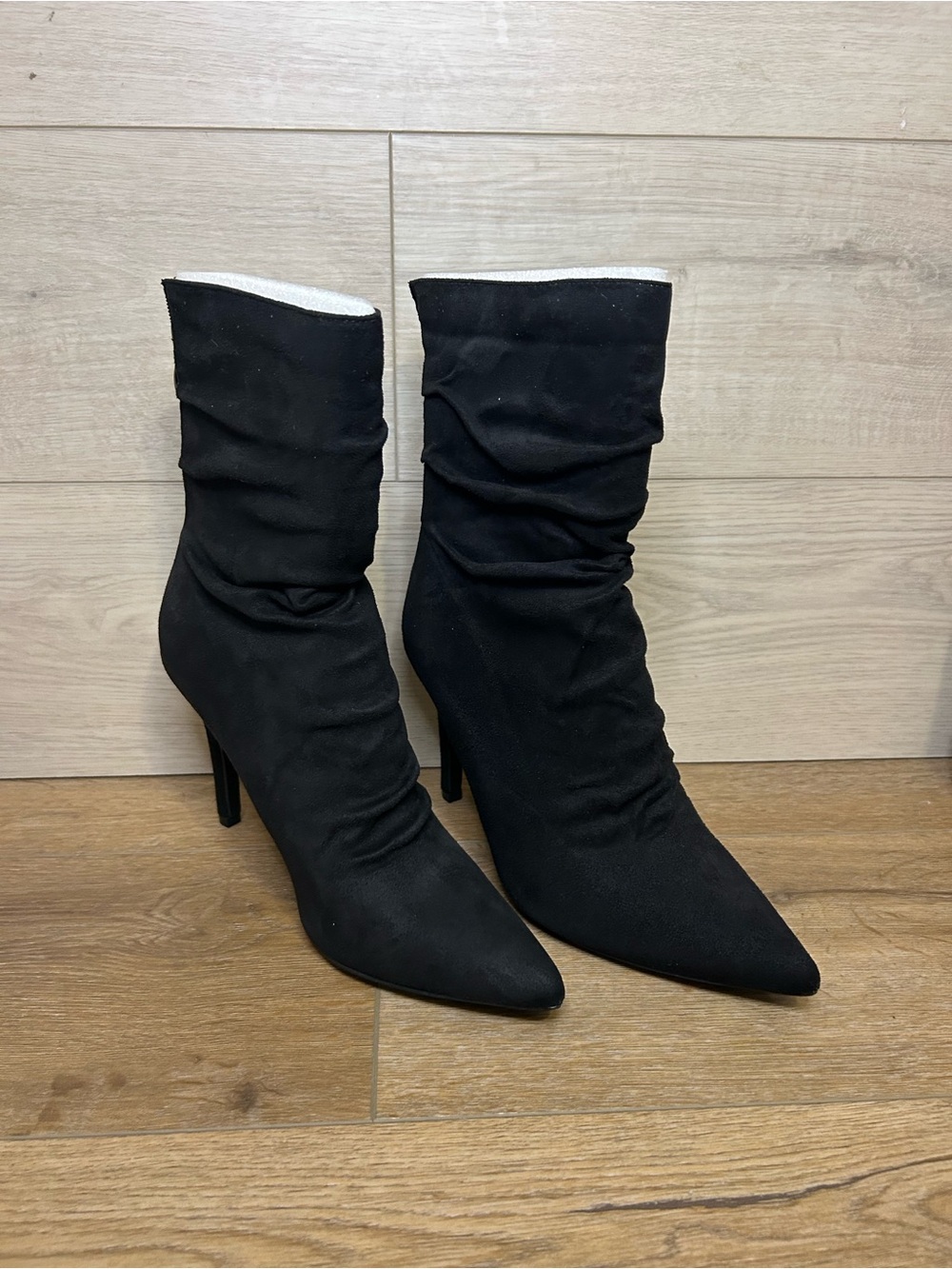 NEW Journee Collection MARKIE STILETTO HEELED BOOTIES IN FAUX BLACK SUEDE 10